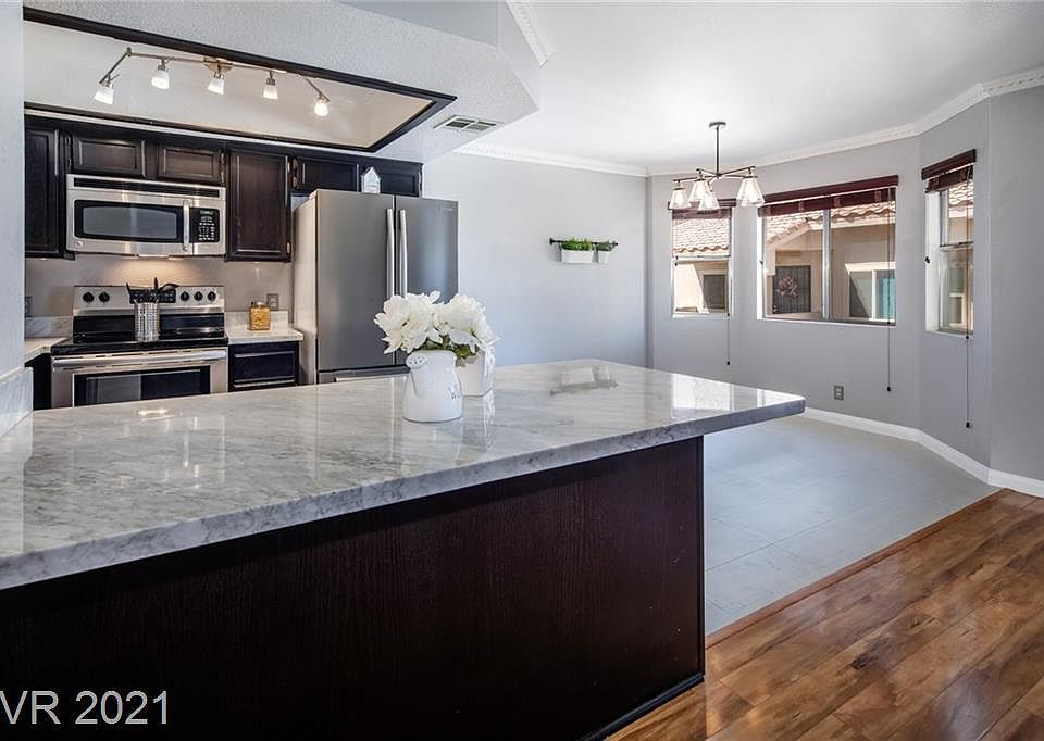 1st image of 913 Rockview Dr Unit 202