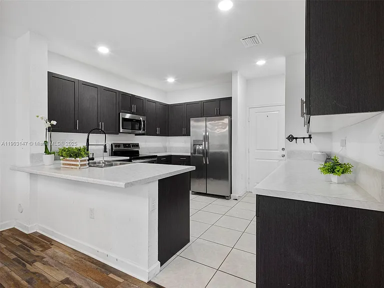 1411 SE 26th Rd — Photo 5