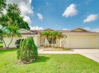 881 Stratford Dr, Lakeland, FL 33813