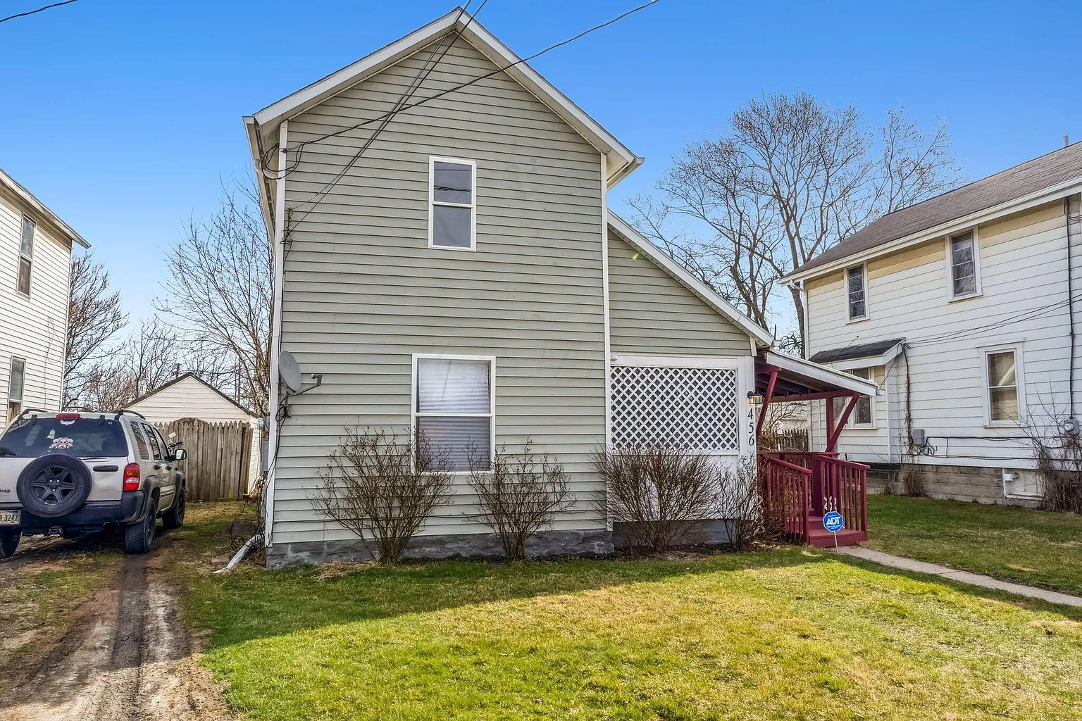 456 Avondale Ave photo 1