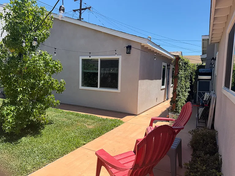 2242 N Fairview St #102 — Photo 15