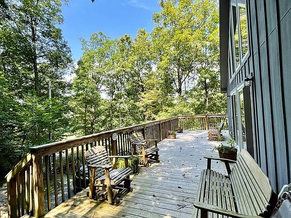 3rd image of 120 Ridgeland Dr