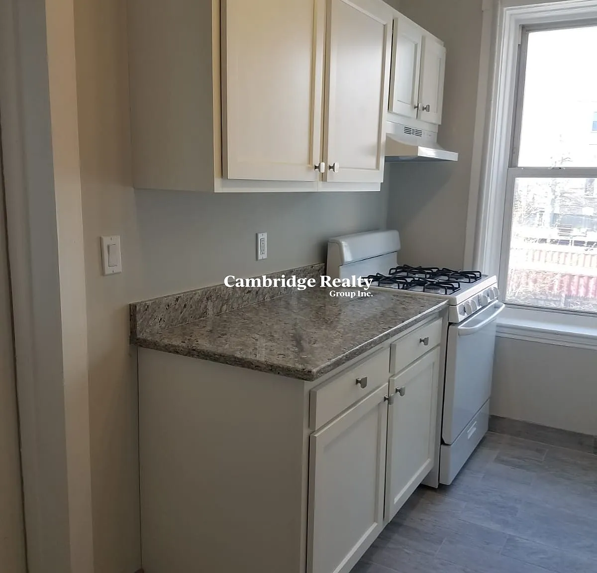 3 bed, 1.0 bath, $4,275 — Photo 3