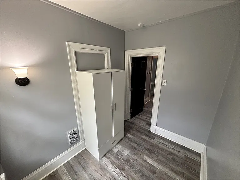 247 Rochelle St — Photo 19