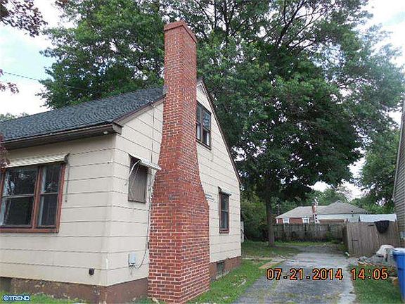 3rd image of 1221 Gilbert Ave