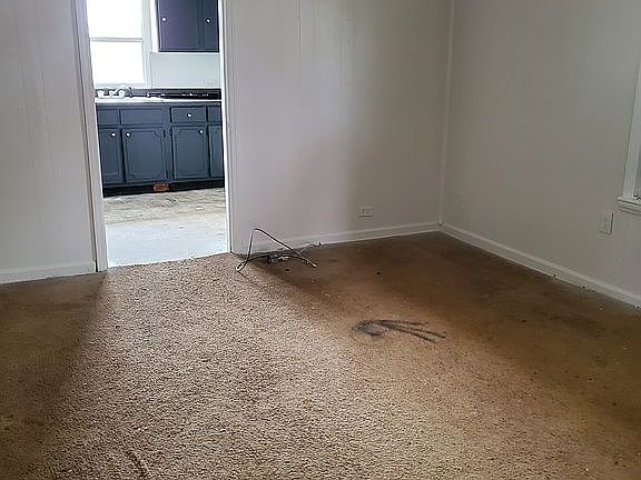 Large and Spacious Dining Room