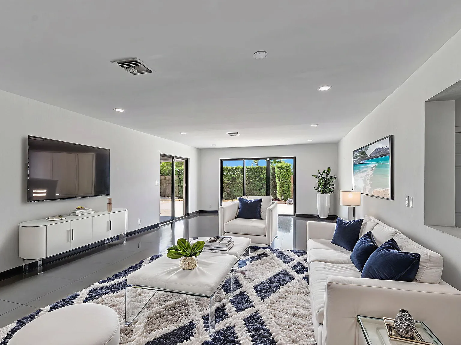 3 bed, 2.0 bath, 1774 sqft, $4,150 — Photo 3