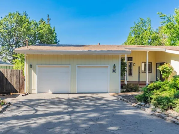 11361 Edward Dr, Grass Valley, CA 95949