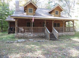 259 Farmers Ln, Pocono Lake, PA