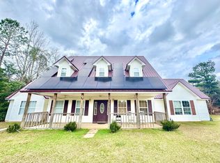 3740 Skyview Rd, Marianna, FL 32446
