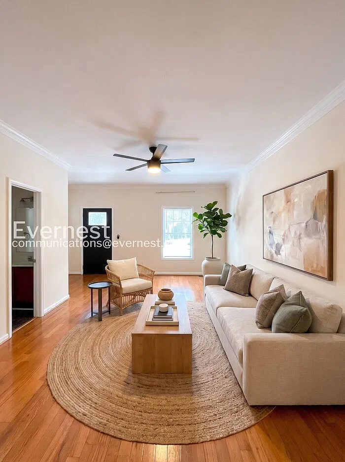 3 bed, 2.5 bath, 1848 sqft, $2,395 — Photo 2