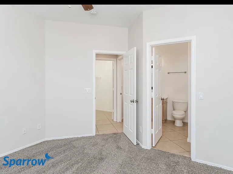 2203 S Harper — Photo 4