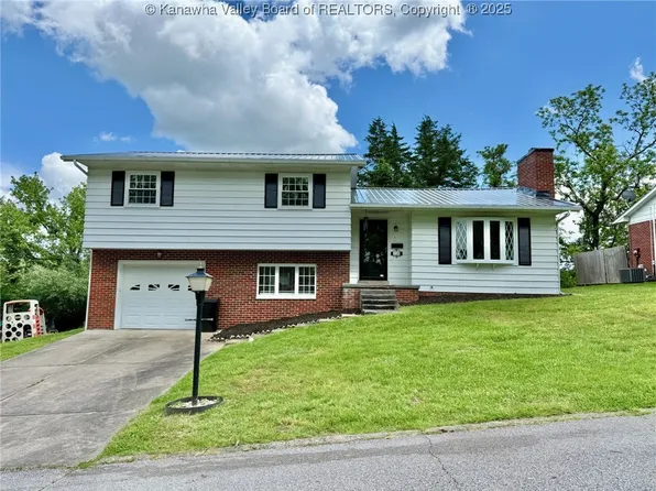 128 Highlawn Hts, Ripley, WV 25271