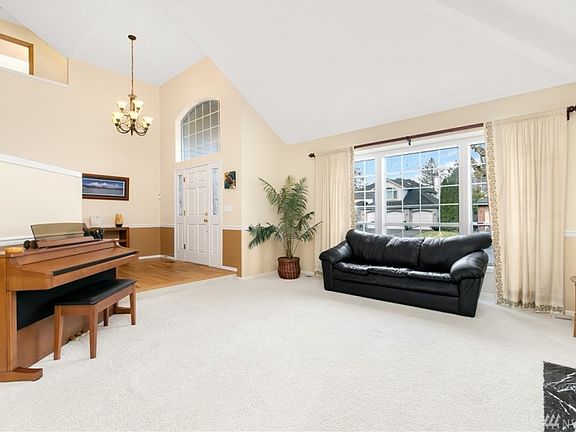 2nd image of 4032 262nd Pl SE