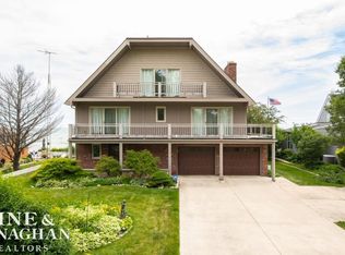 12160 Lakeshore Dr, La Salle, MI 48145