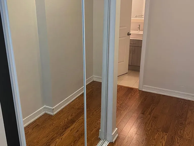 9191 Yonge St #518 — Photo 3