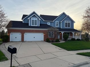 310 Westhaven Cir, Geneva, IL 60134