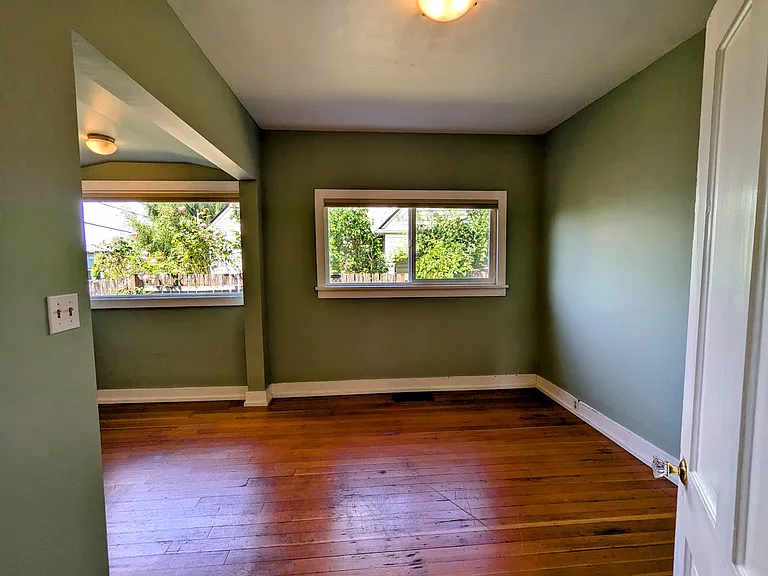 2913 N Alder St — Photo 6