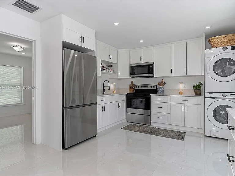 1473 NE 30th Ct — Photo 12
