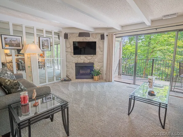 92 Waters Edge Ct #15-1B, Lake Ozark, MO 65049