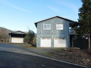 604 NW Scenic Dr, Grants Pass, OR 97526