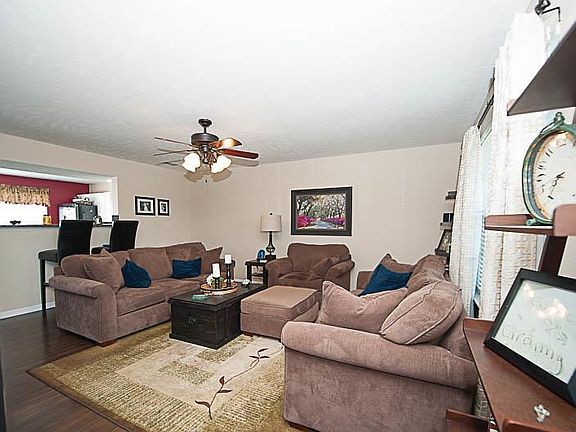 3rd image of 108 Wolverine Ct