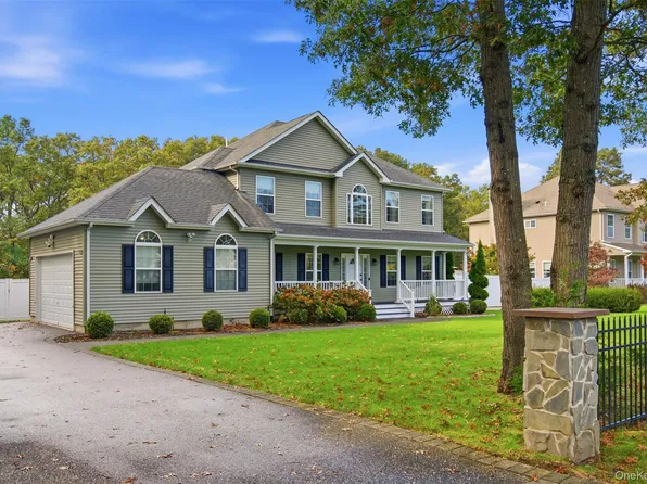 121 Washington Avenue, Port Jefferson Station, NY 11776