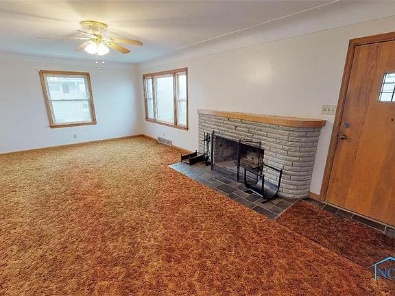 3rd image of 802 S County Road 198