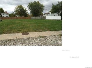 17 Round Trail Rd, Buffalo, NY 14218