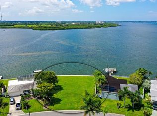 911 Arlington Rd, Palmetto, FL 34221