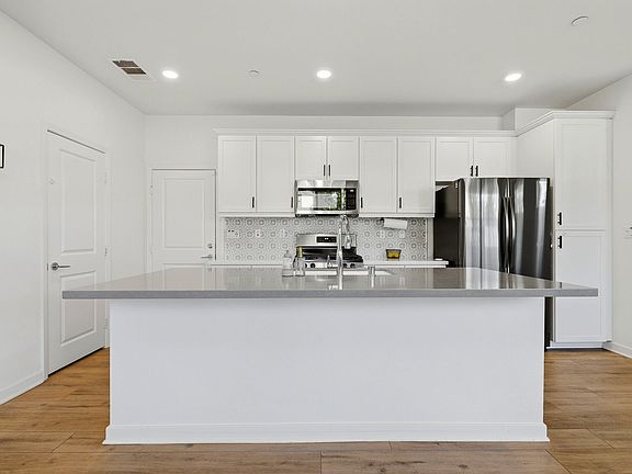 3rd image of 35861 Breckyn Ln