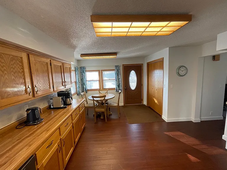 201 N Cedar St — Photo 9