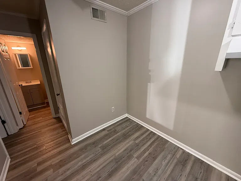 Lakewood Apartments — Photo 19