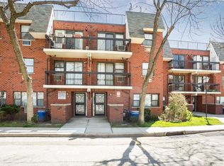 7137 Park Ave, Fresh Meadows, NY 11365