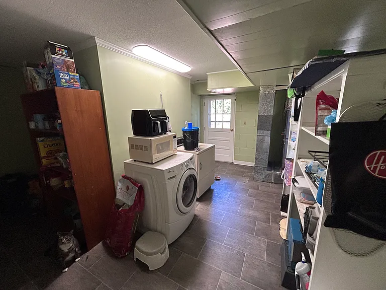230 Summer Tree Ct #B — Photo 10