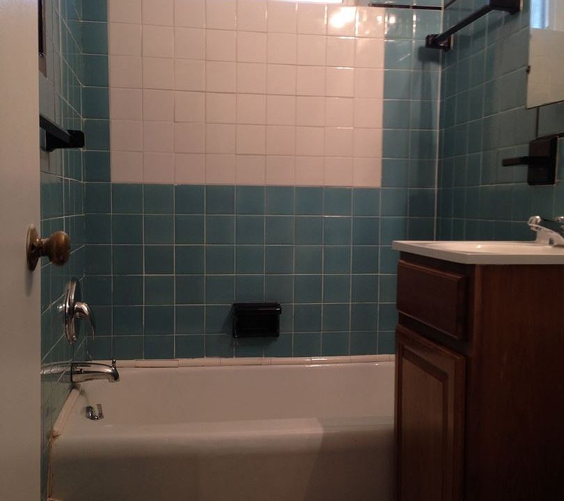 2nd image of 1020 Hudson St APT 2