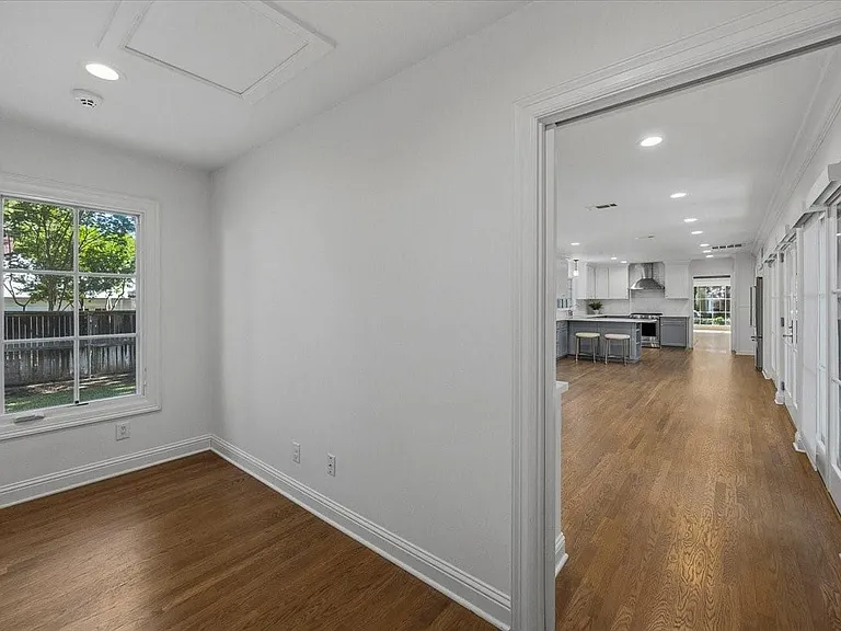329 Eastwood Ave — Photo 23