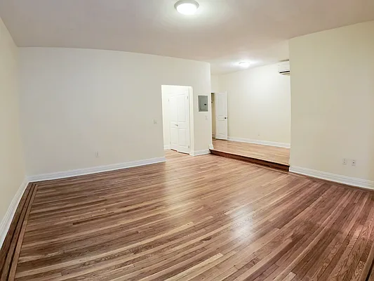 Rented by Urban Real Estate Inc | media 2