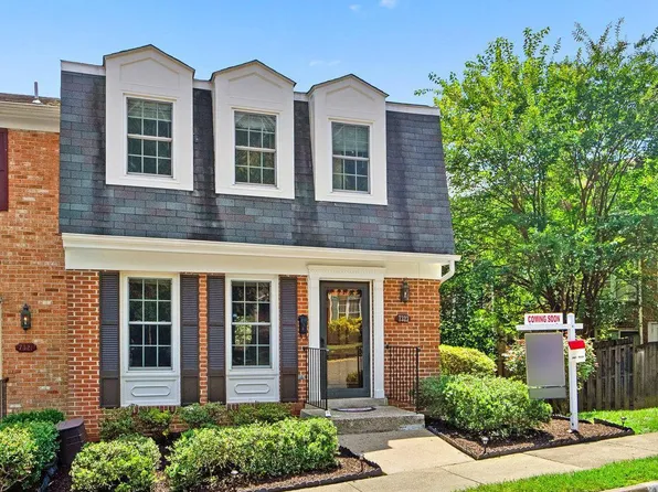 7323 Rockford Dr, Falls Church, VA 22043