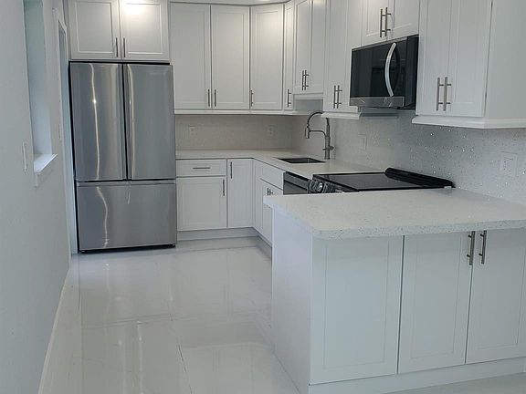 4th image of 440 NE 174th Street