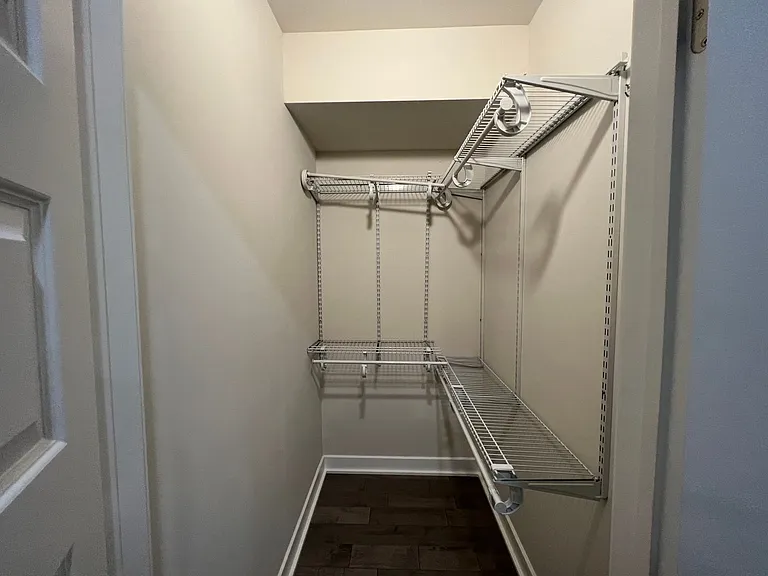 Brand New Luxury Apartments — Photo 25