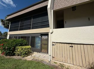 1697 Northampton St, Venice, FL 34293
