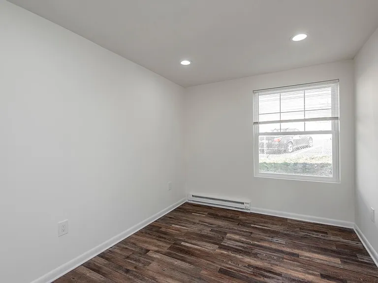 The Oakley — Photo 121
