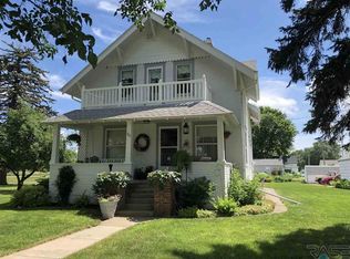 316 N Cedar St, Freeman, SD 57029