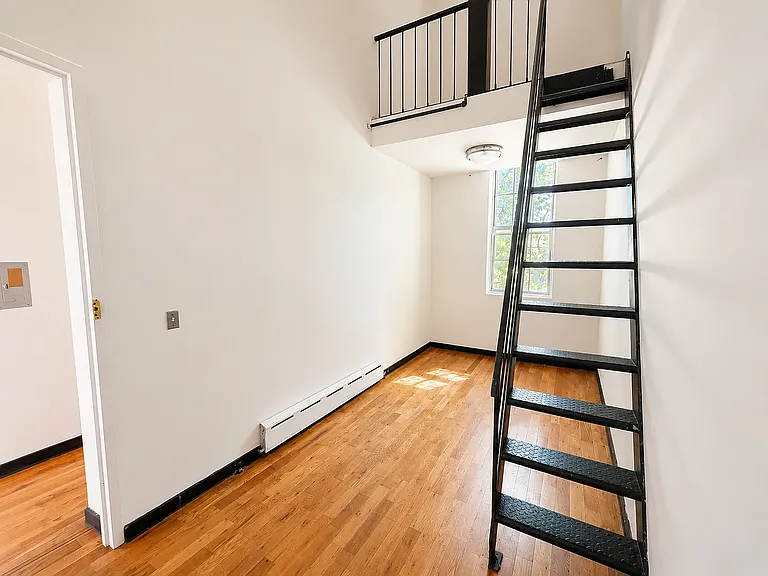 1920 Harman St #210 — Photo 4