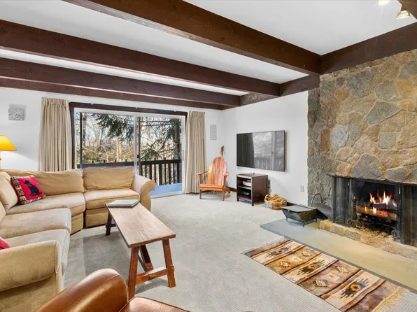 21 Stratton West Road, Winhall, VT 05340