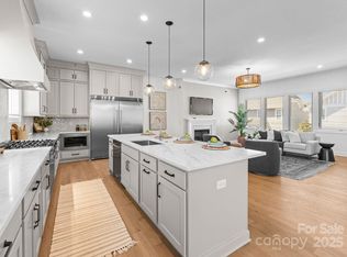 4207 Walker Rd, Charlotte, NC 28211