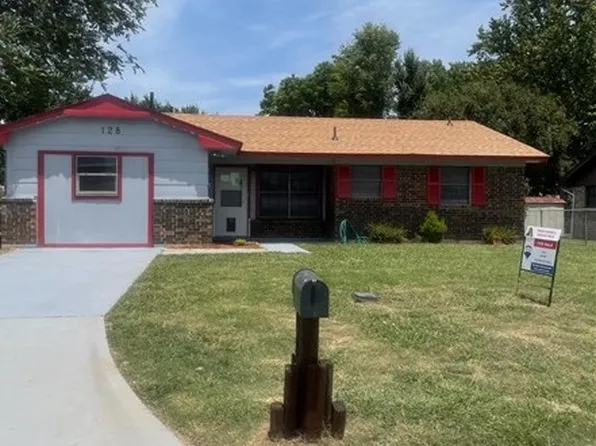 128 NE English St, Lawton, OK 73507