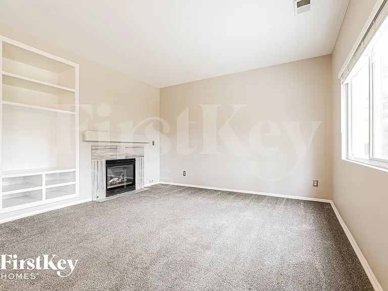 5135 Nighthawk Pkwy — Photo 4