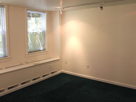 4th image of 217 Aspinwall Ave #A